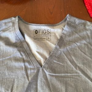 Figs casma 3 pocket scrub top